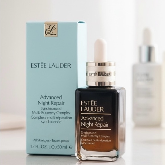 Estee Lauder Advanced Night Repair Serum - Black and Cream